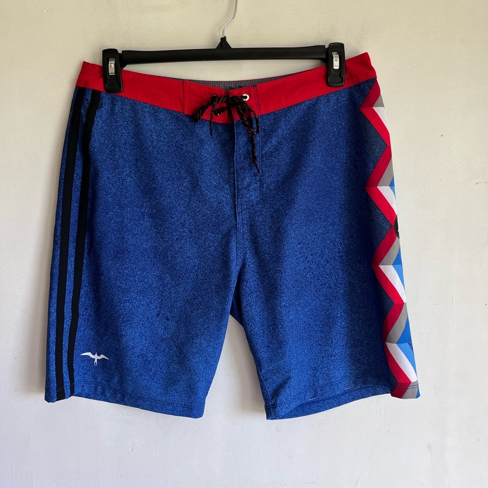 Hurley JF phantom Blue and Red Board Shorts with Geometric Pattern Mens 33